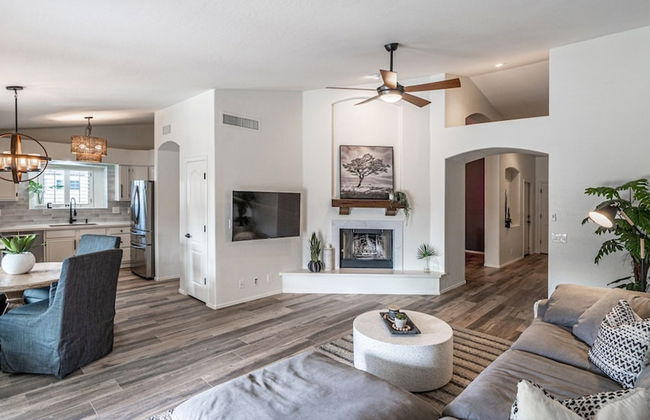 New Listing! Stylish 4 Bdrm W/pool and Game Room - Foto 18