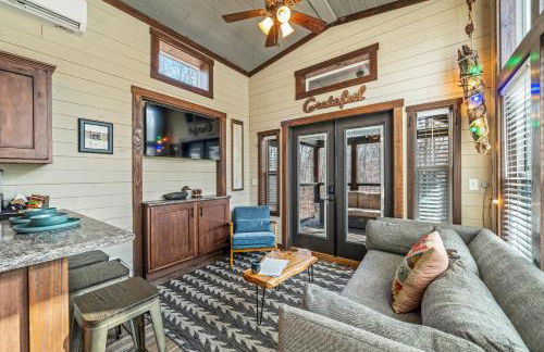 River Cabin - Fire Pit, Kayaks, Games, Dog Park - Foto 39