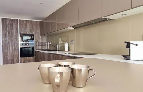 MAGNIFIQUE APPARTEMENT VUE MER - GRANDE TERRASSE ET PISCINE - Foto 11