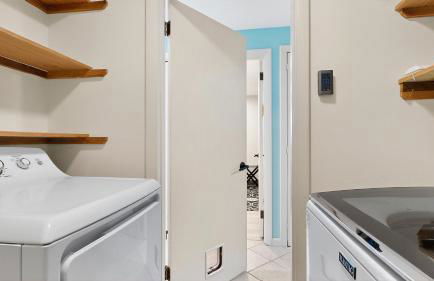 Salty Dolphin by Bayley Vacation Rentals - Foto 10