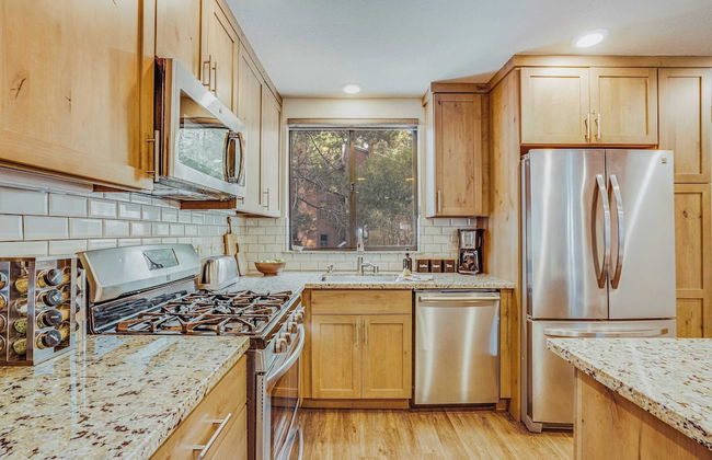 Arroyo by Avantstay Peaceful Mountain Townhouse w/ Large Private Balcony - Photo 8