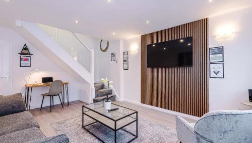 Stylish 2BR House for 4 in Manchester with Parking - Foto 1