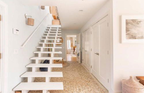 Surfside Villa by Rove Travel - Oceanfront Home with Hot Tub - Foto 41