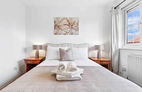 4 Bedroom House by Homestyles Hosts - Short Lets and Serviced Accommodation Islington - Private En-Suite - Foto 54