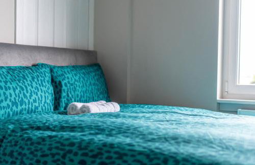 4 Bedrooms Homely House - Sleeps 6 Comfortably with 6 Double Beds,Glasgow, Free Street Parking, Business Travellers, Contractors, & Holiday-Goers, Near All Major Transport Links in Glasgow & City Centre, Perfect for Common Wealth Games 2026 - Foto 22