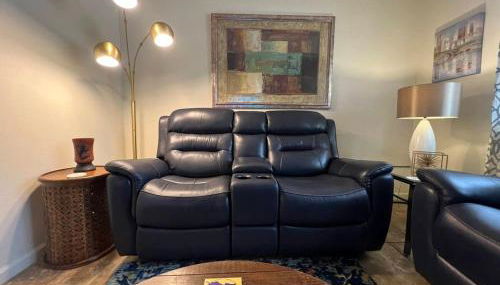 King bed first floor Mid City with Parking - Foto 4