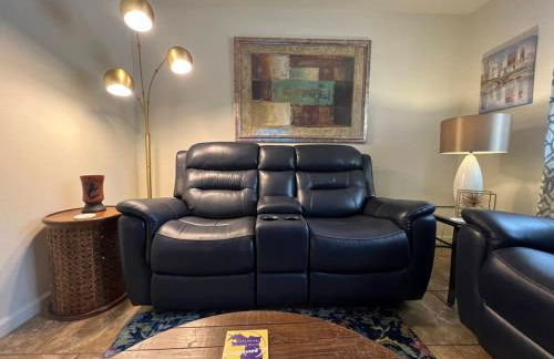 King bed first floor Mid City with Parking - Foto 4