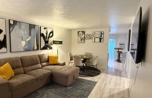 2 King beds Queen Sleeper Sacred Hear Downtown - Photo 2