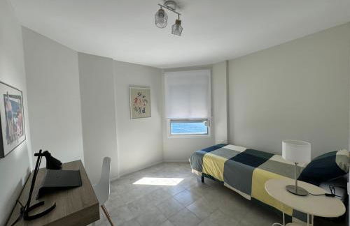 Un lujoso duplex en Radazul en primera linea de playa y con parking propio - Foto 26