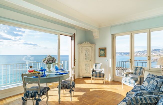 Pieds dans l'eau - Photo 2