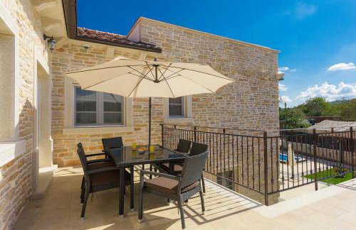 Villa Patrick-Luxury stone house in the center of Istria - Photo 15