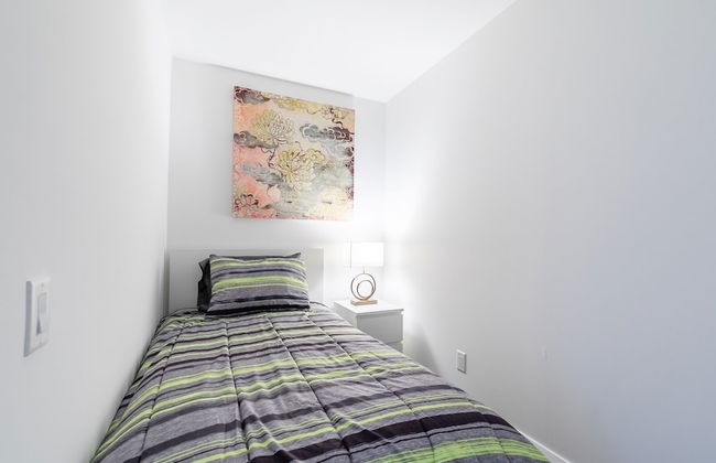 Charming Yorkville Condos - Photo 12