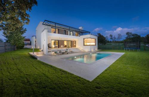 Villa Castanea by Villsy - Photo 8