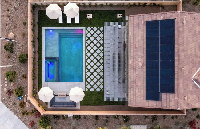 Desert Eden by Avantstay 6BR w/ Ensuite Backyard Oasis w/ Pool & Hot Tub! - Foto 42