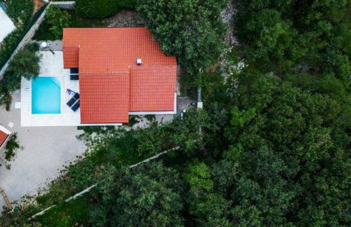 Luxury villa NEVERA with private pool & fenced garden, 1 km from the beach - Foto 5