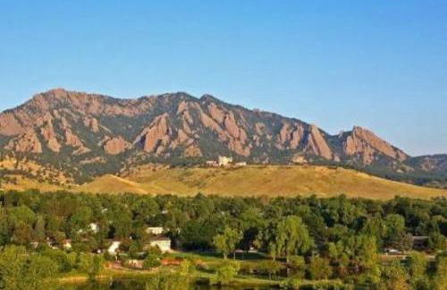 New cozy Fall foothill retreat in Boulder - Photo 20