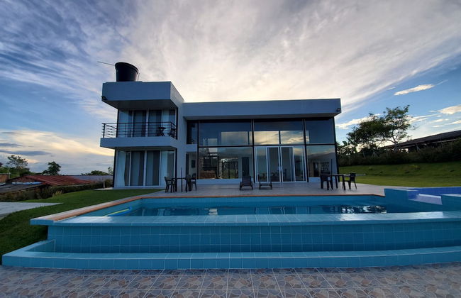 Villa Alejos - Foto 1