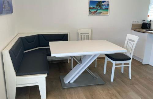 Ruhig gelegene EG-Neubauwohnung & Garten, überdachte Terrasse, Insektenschutz, Fußbodenheizung, EBK für max 7 Personen - Foto 11