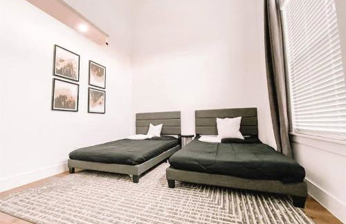 Pet Friendly Stylish 4 Bedroom home Close to All - Foto 25