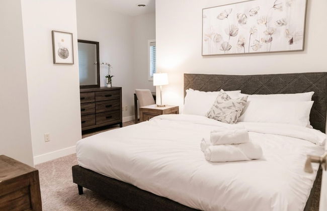 Lakefront Beachfront top Floor Condo w Pool - Photo 15