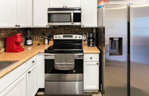 OceanView Oasis - Relax with Hot Tub, Breakfast, Fire Pit & Putting Green! - Foto 19