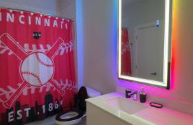 The 513 Flat 2! 1BR, 1Bath Apt with Pool and Riverfront View! Free Gated Parking! Only Steps from The banks & Stadiums! - Foto 3