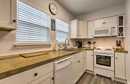 Downtown Ocean Springs Duplex with AandC 1 Mi to Beach - Photo 10