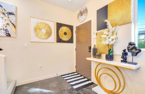 J - Lovely 2BR by Universal - Patio with Grill & Parking - FIFA World Cup SoFi - Foto 3