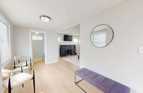 Stylish Home Near Historic Downtown & Lake Erie - Foto 13