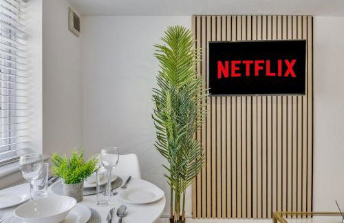 Cozy Riverside Cottage in Hertford Town with Parking - Foto 9