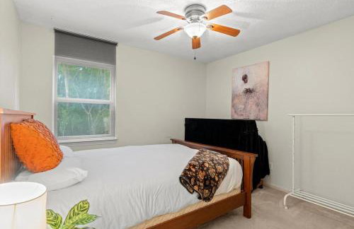 3br 2bath near Town Center - Photo 5