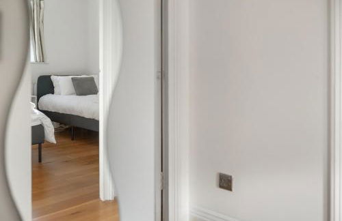 2BR Waterside Flat Parking WiFi Garden & DLR Nearby - Foto 14