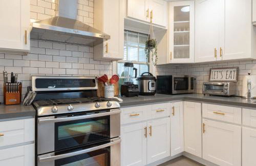 Angel&Rose Universal Hollywood Heated Pool House King Bed - Foto 19