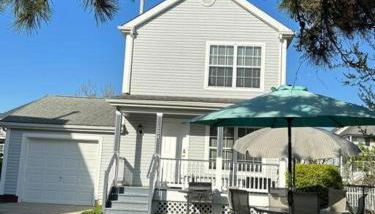 AMAZING!!!! Luxury 5BR, Steps to beach and Fun! Fully Renovated Beach house! - Foto 5, Garden