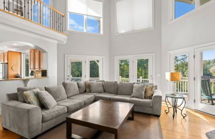 Lakefront 6bdr, Priv Dock, Game Room, Firepit Jake's Lake House by Avantstay - Foto 28