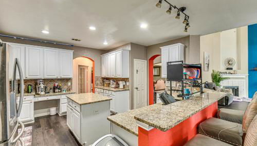 Shop, Play and Explore Family Home in Allen - Foto 4