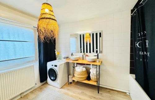 Loft atypique 130 m2 Clim patio couvert et terrasse pkg gratuit tram à 5mn à pied un accès direct au centre-ville - Foto 12