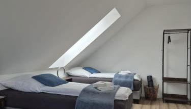 Luxsuite Still und Komfort 2 Balkon Elektrogrill Tischfussball TV-75 Zoll - Photo 5, towels