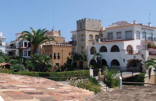 SPACIOUS FLAT WITH SEA VIEWS, FOR 8 PEOPLE WITH 3 BEDROOMS, 2 BATHROOMS and NEXT TO THE BEACH!! - Foto 10