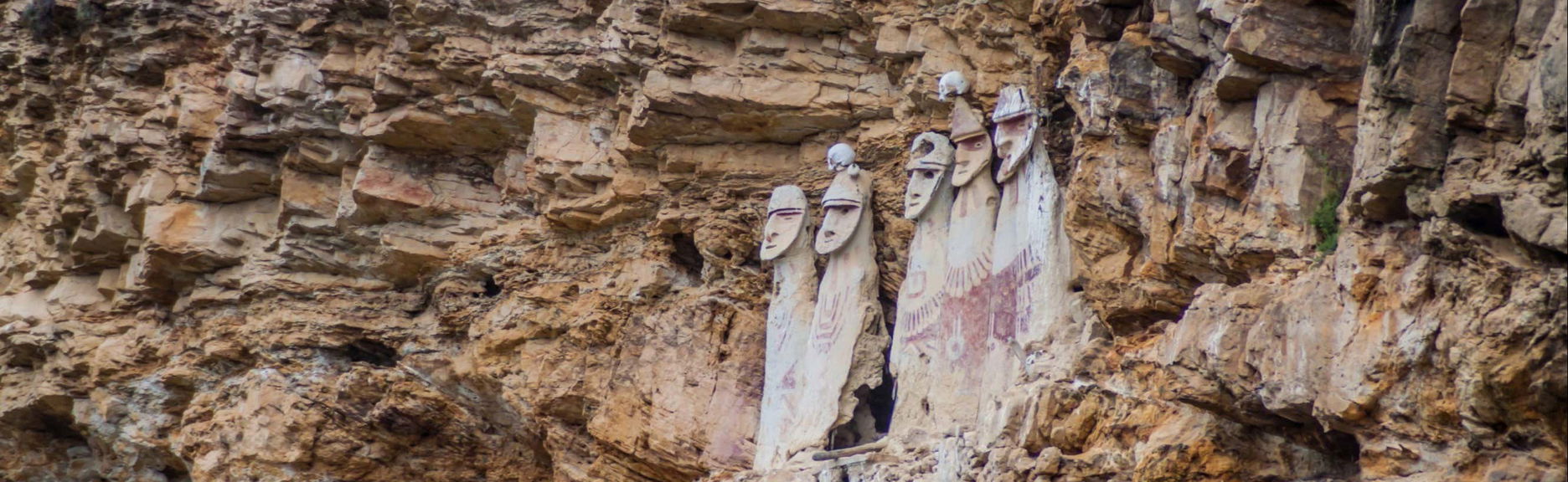 Cavernas de Quiocta & Sarcofagos de Karajia Tour