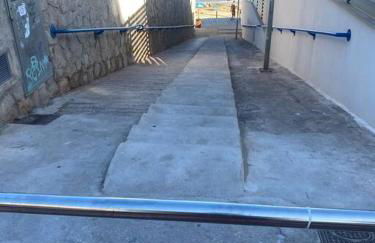 Primera línea de playa, vistas al mar - Photo 22