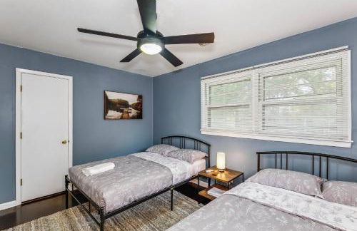 HotTub, King & PoolTable~East Wichita - Foto 16