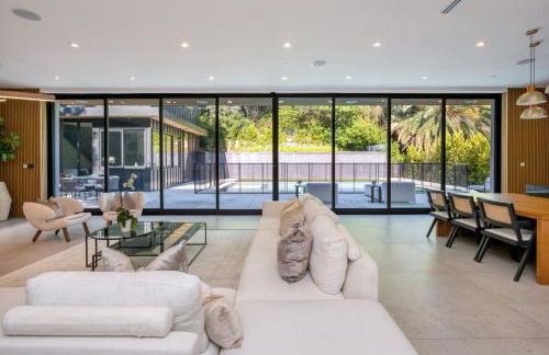 Luxury 6BR Beverly Hills Villa with Pool and Views - Photo 14