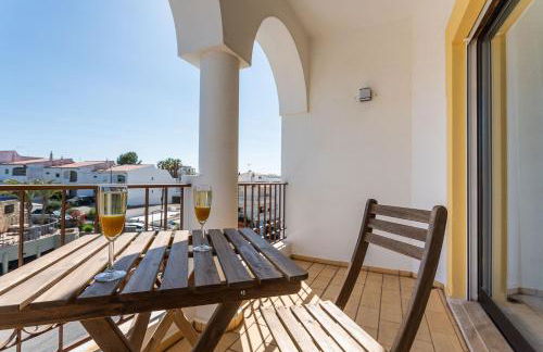 Host Wise - Lively Charming Apartment w Pool - Foto 16