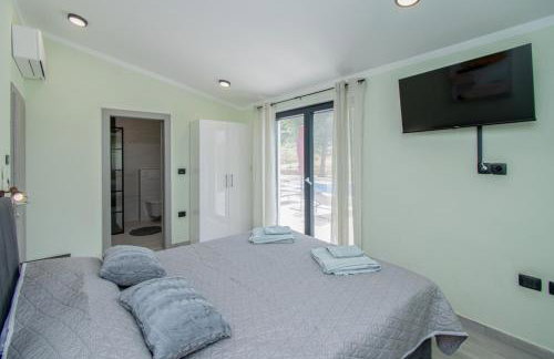 Villa Vala with a large yard near Pula - by Istrabook - Foto 33