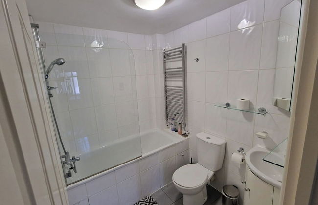Light 1-bed - London N8 - Free Parking - Fast Wifi - Foto 18