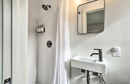 Modern Hideaway with Deck and State Forest Access - Foto 41