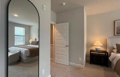 Luxe King Bed, Balcony, Garage in Downtown Raleigh - Foto 44