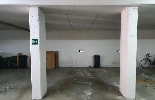 Ampio appartamento su 2 livelli con garage coperto - Foto 30