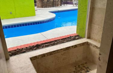 Alicia Alibi vintage Vegas pool house - Foto 48